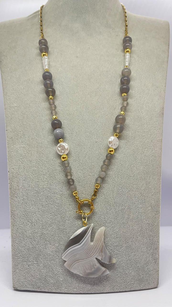 Handmade Natural Agate Fish Pendant Necklace - Image 2